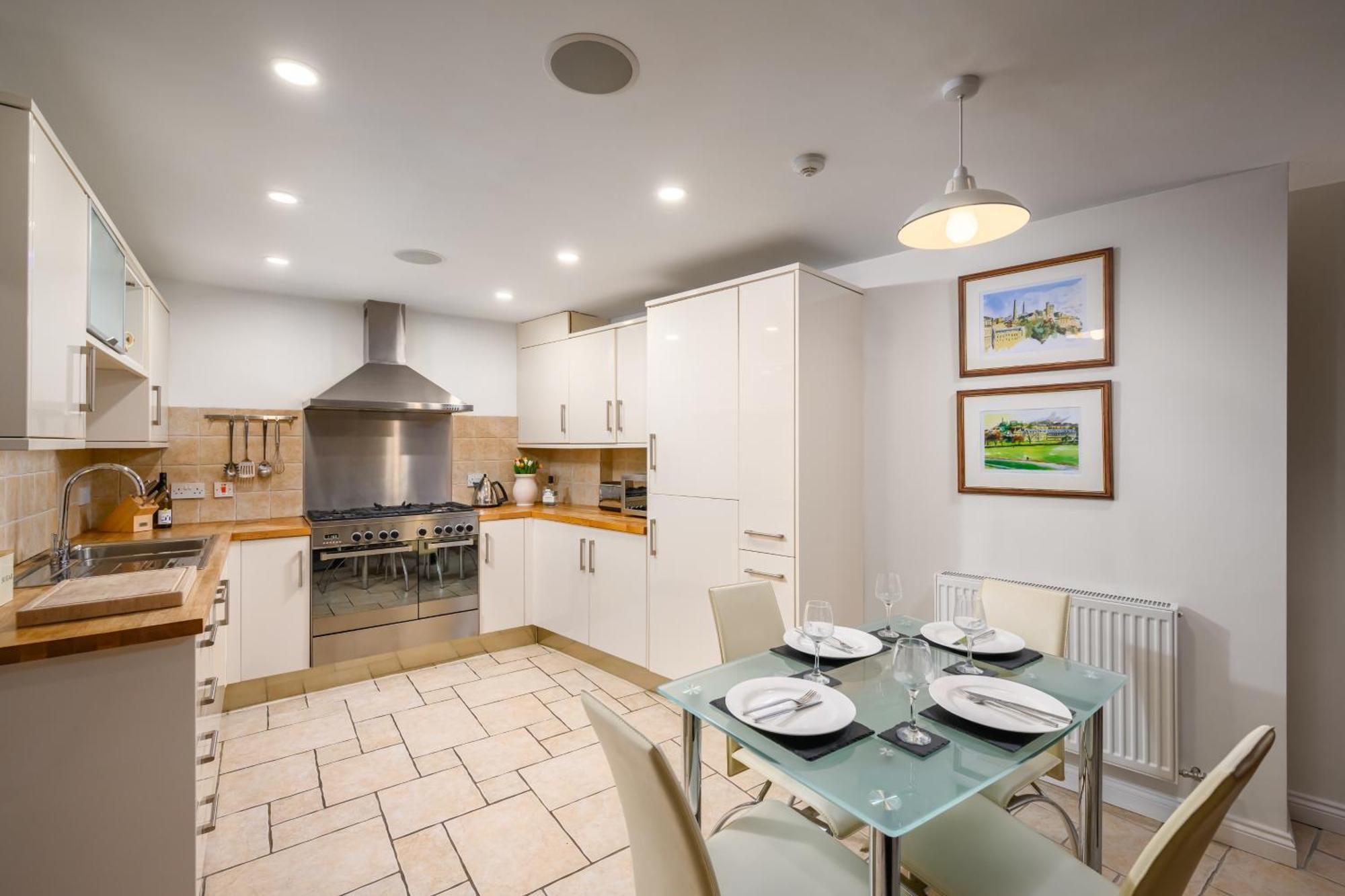 Stylish & Central 2Br Stockbridge Gem เอดินบะระ ภายนอก รูปภาพ